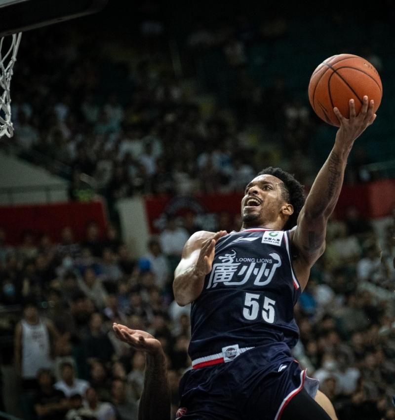 关于小个子球员决胜时刻发挥，逆转比分赢球！的信息