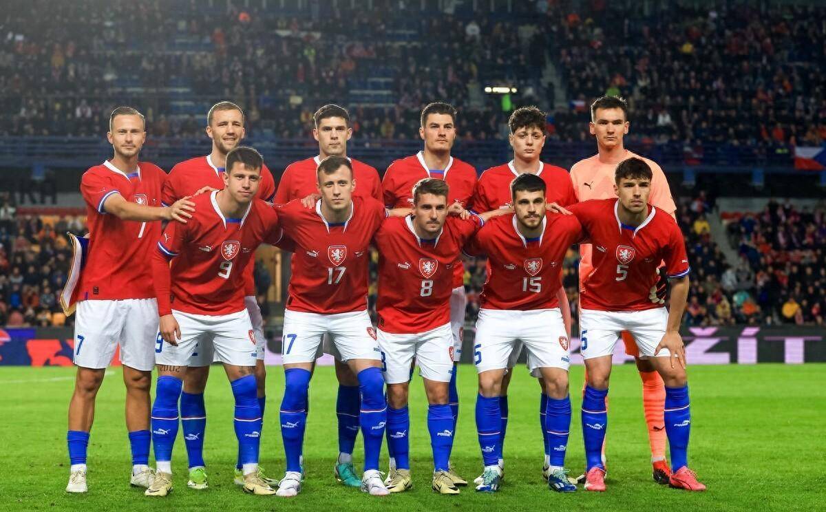 捷克队在激战中晋级欧洲杯决赛