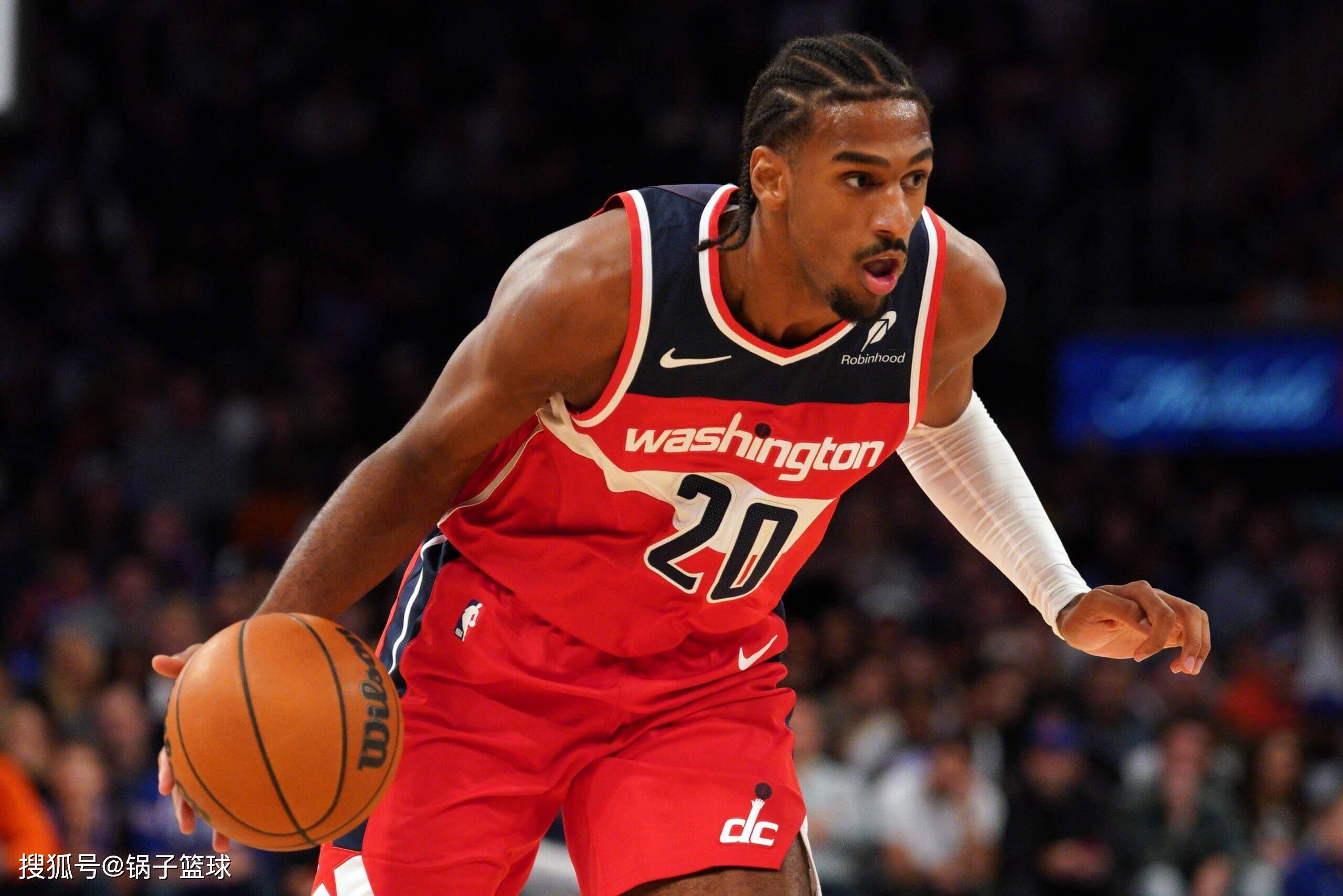 新秀球员崭露头角，关键时刻挺身而出！