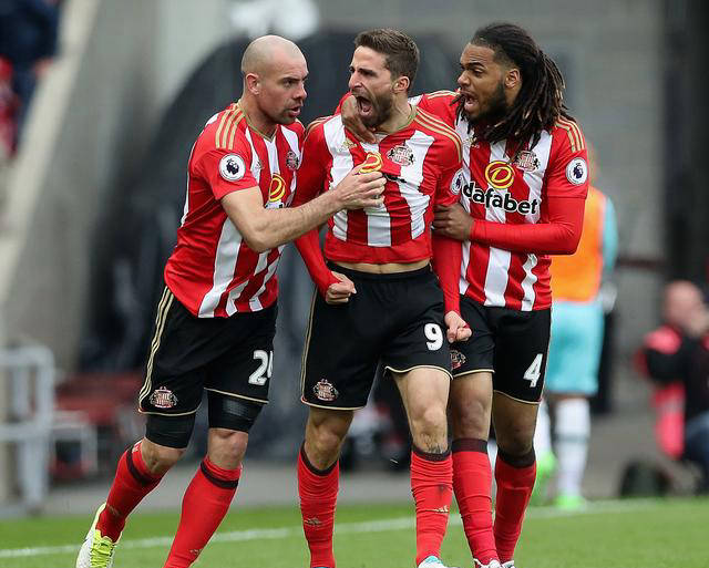 包含桑德兰防线漏洞百出,连续遭遇失利的词条 包含桑德兰防线漏洞百出,连续遭遇失利的词条