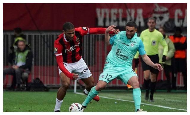 外援球技惊艳,带领球队蓄势待发的简单介绍 外援球技惊艳,带领球队蓄势待发的简单介绍