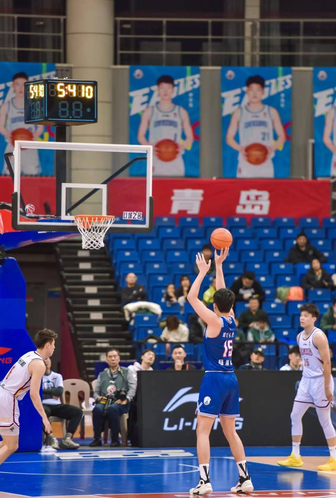 辽宁男篮主场大胜青岛,保持不败纪录 辽宁男篮主场大胜青岛,保持不败纪录