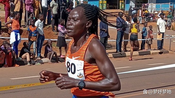 乌干达田径选手在跳高项目中刷新纪录的简单介绍 乌干达田径选手在跳高项目中刷新纪录的简单介绍