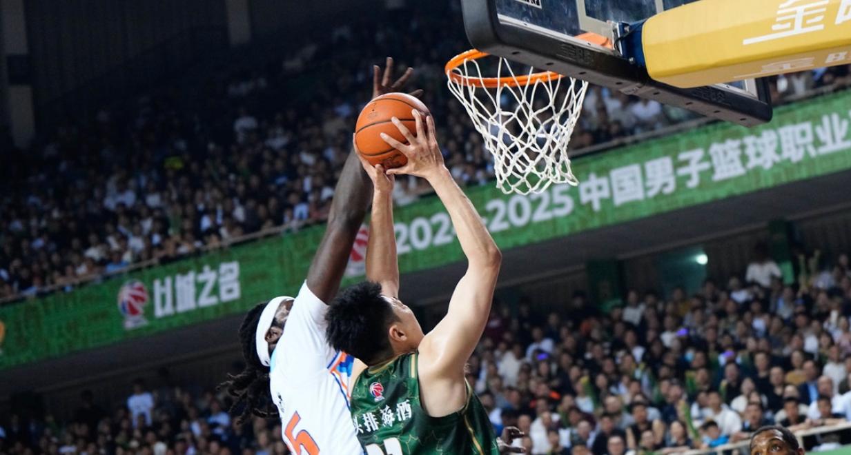 新疆男篮遭遇失利，无缘晋级季后赛