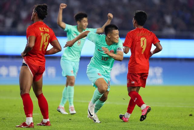 亚洲职业足球赛事的精彩瞬间 亚洲职业足球赛事的精彩瞬间