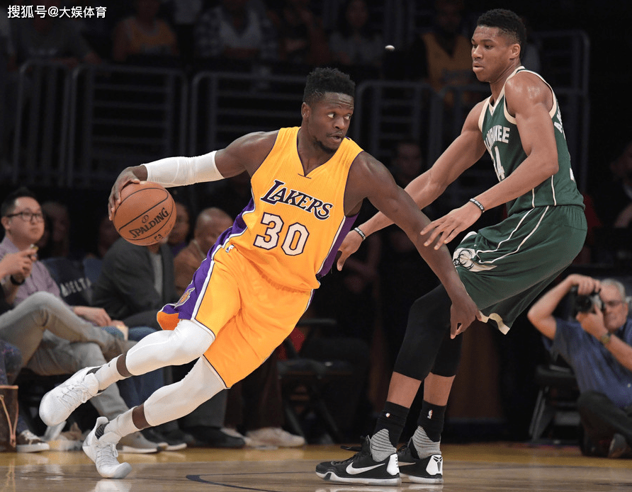 突飞猛进的小球队,一路打进决赛 突飞猛进的小球队,一路打进决赛