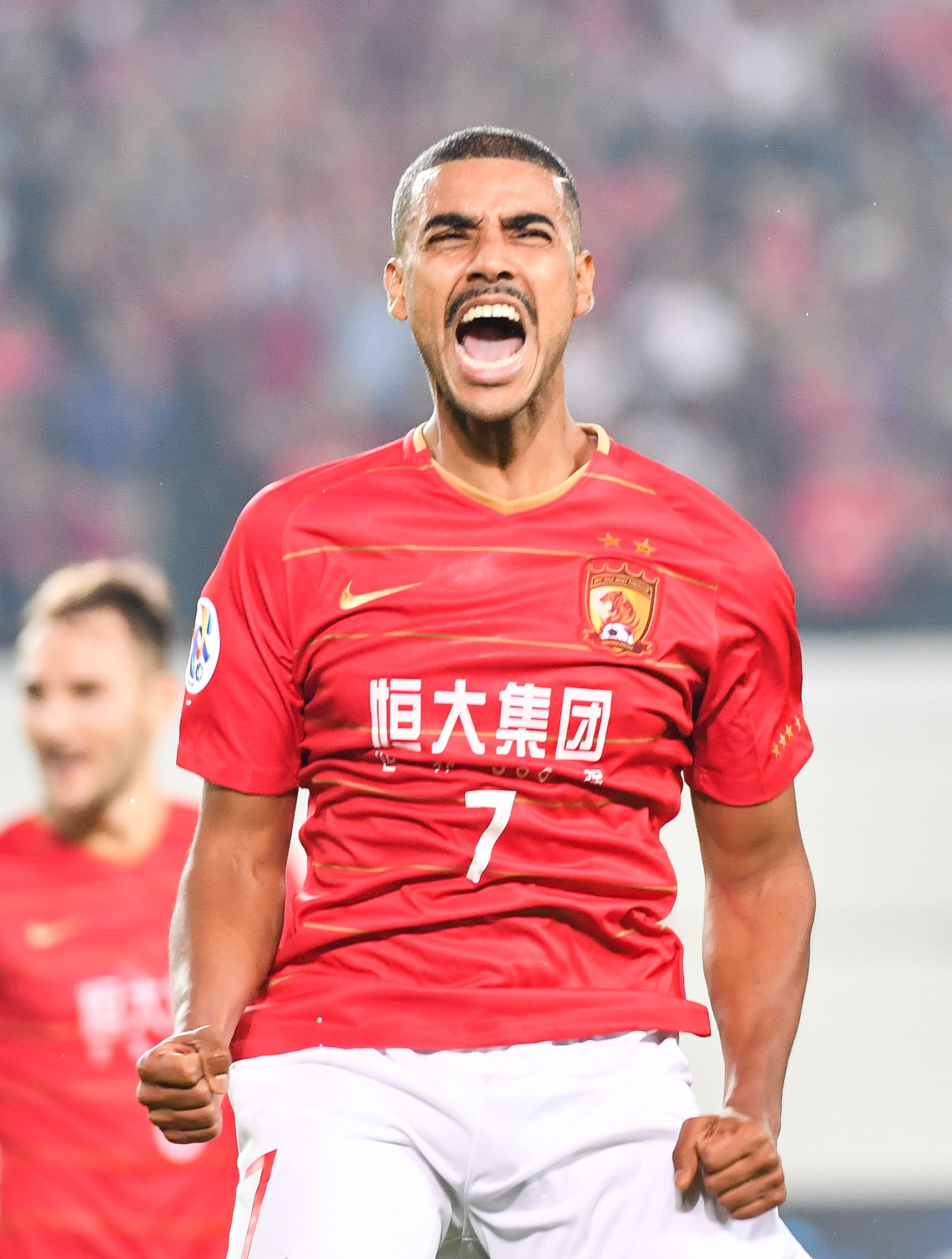 广州富力客场绝杀广州恒大,斩获宝贵三分 广州富力客场绝杀广州恒大,斩获宝贵三分