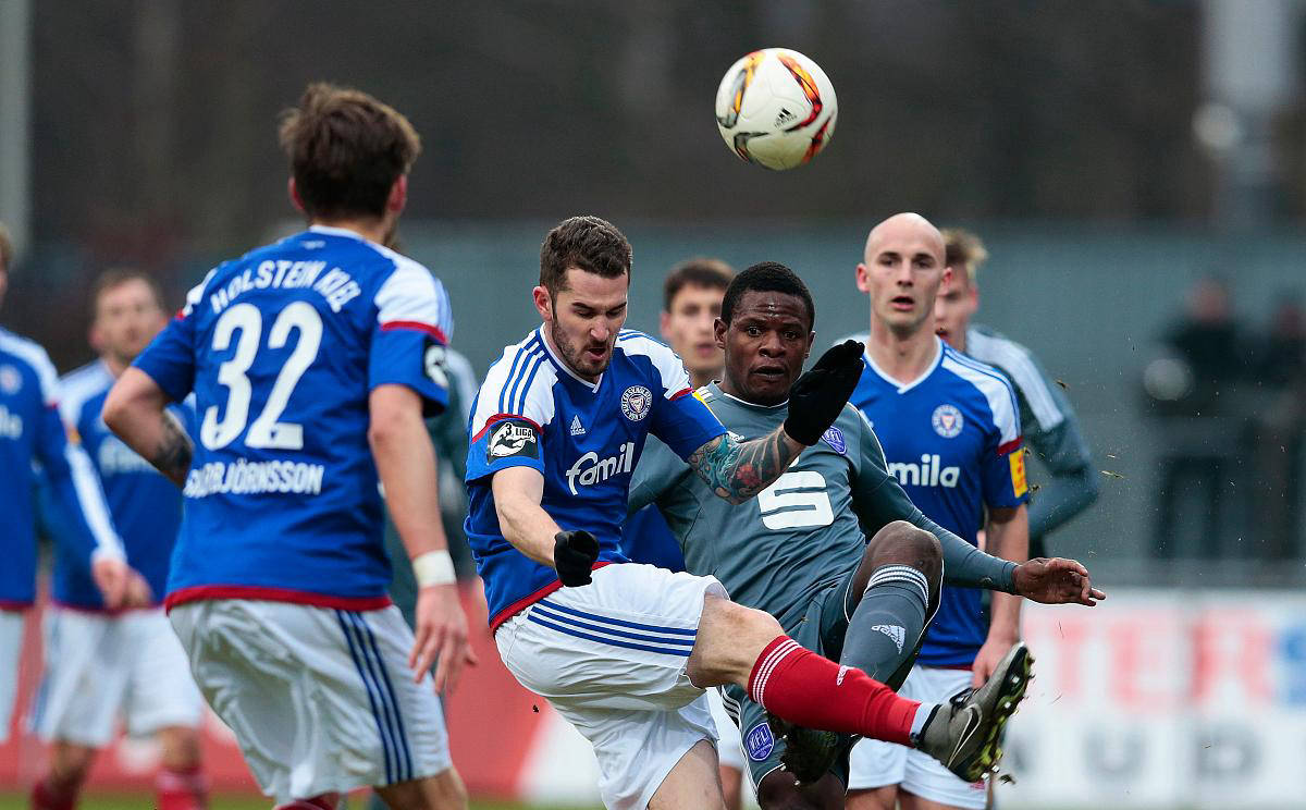 包含南特战术灵活，客场险胜对手的词条