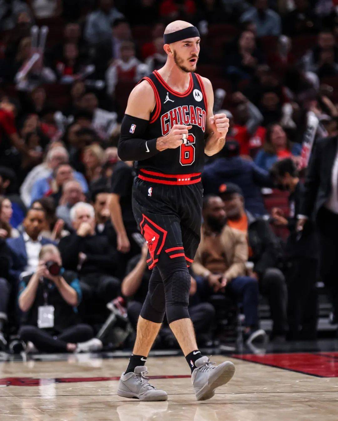 公牛横扫国王,拉文狂砍30分 公牛横扫国王,拉文狂砍30分