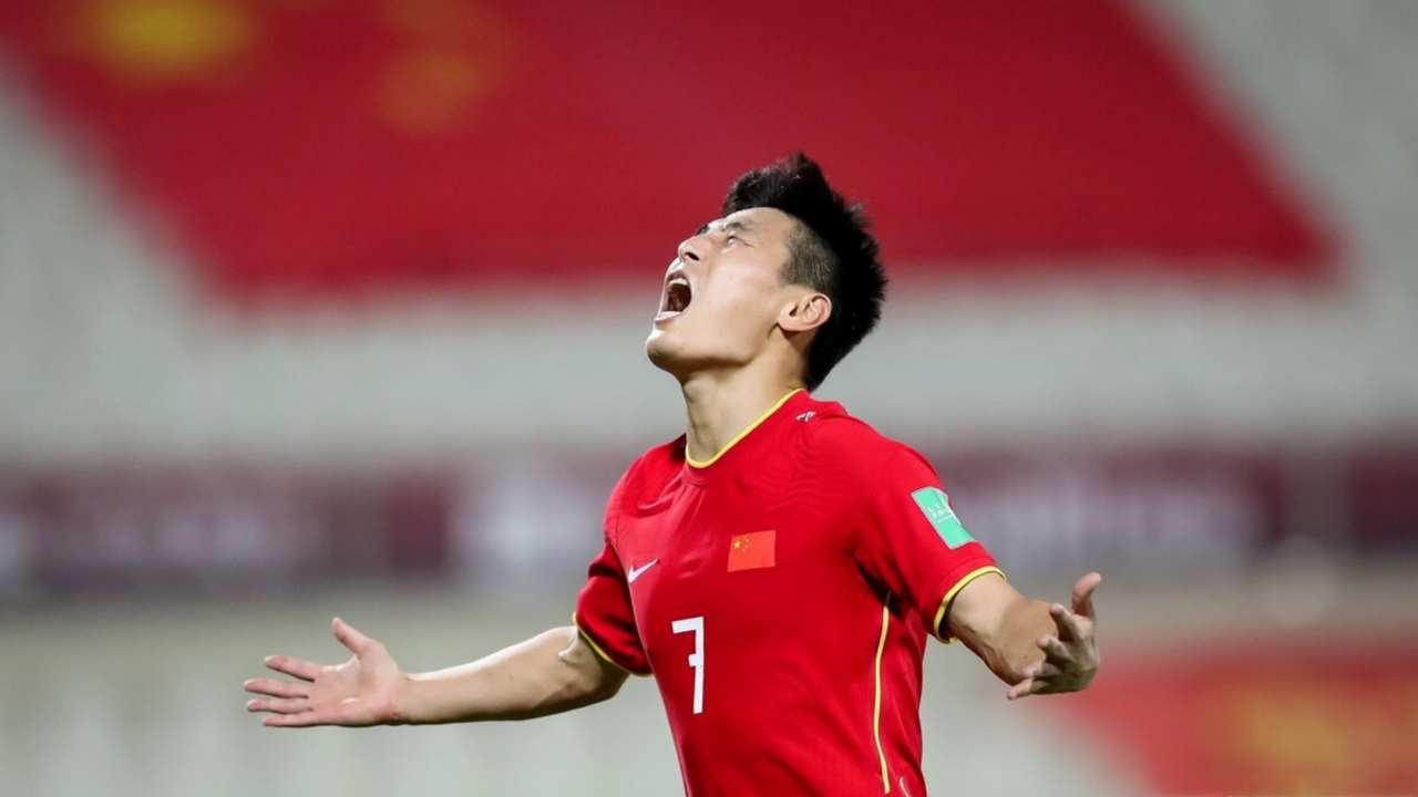 中国足球队备战世预赛里皮:球员状态良好