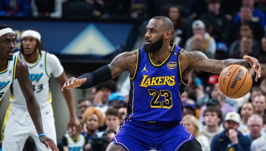 詹姆斯首秀主场，独揽五十分大胜！