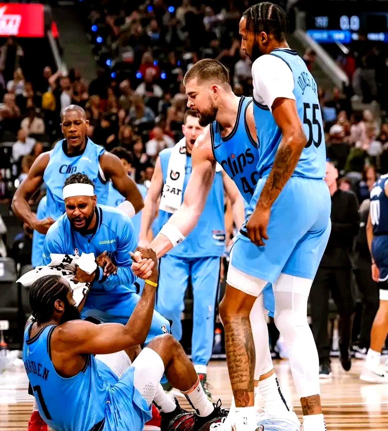 快船寻求外援交易,希望提升实力 快船寻求外援交易,希望提升实力