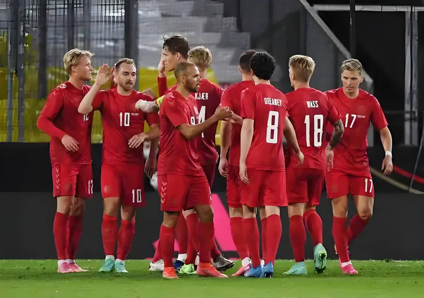 拜仁慕尼黑在德甲赛场继续保持领先优势 拜仁慕尼黑在德甲赛场继续保持领先优势