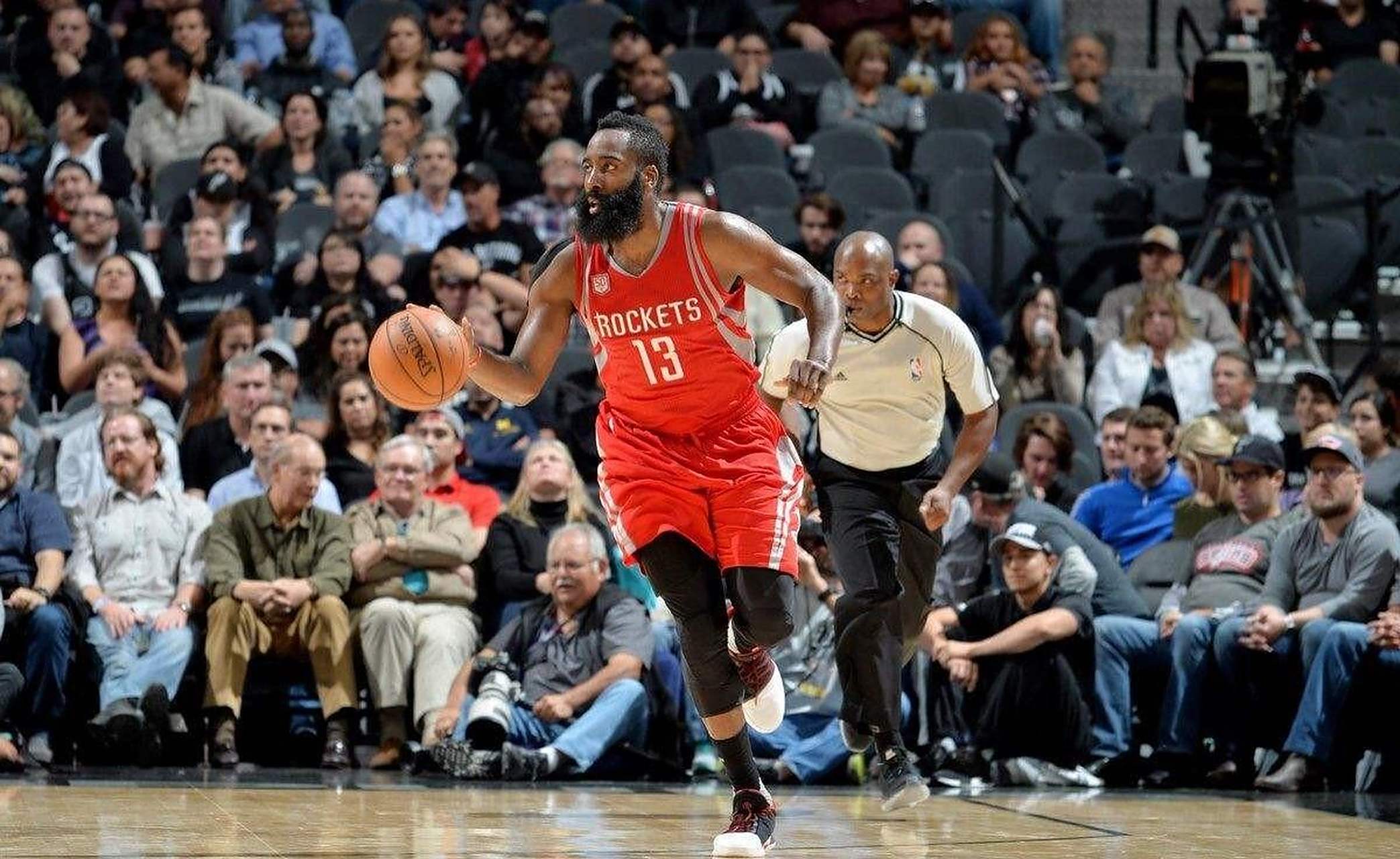 哈登三分绝杀火箭取胜 哈登三分绝杀火箭取胜